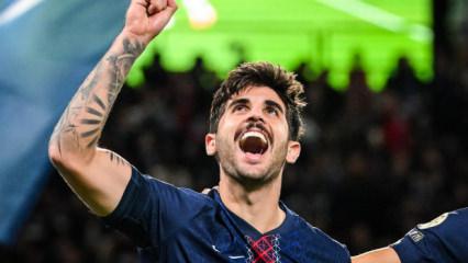 Galatasaray Şampiyonlar Ligi kupalı 21'lik stoperin peşinde