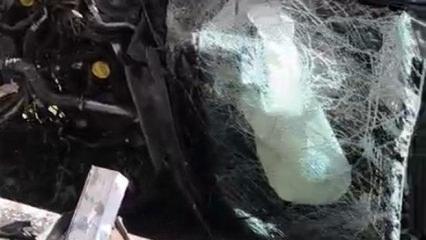 Yüksekova'da otomobil dereye uçtu: 4 yaralı