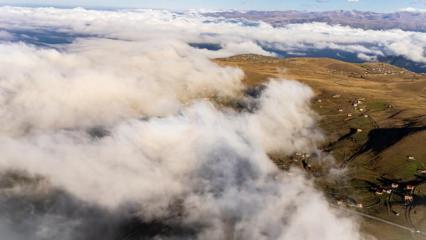 Sislerin içindeki doğa harikası: Sultan Murat Yaylası