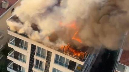 Ankara'da apartmanın çatı katında yangın çıktı