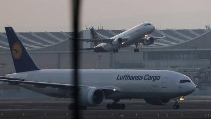 Artan maliyetler Lufthansa'yı vurdu! Yüzlerce uçuş iptali yaşanacak! 