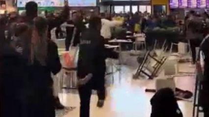 AVM'de 'ne bakıyorsun' kavgası! Ortalık savaş alanına döndü