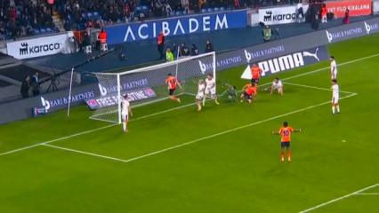 Başakşehir - Galatasaray maçında tartışmalı pozisyon! Gol 4 dakika incelenip iptal edildi