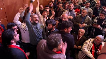 CHP İl Kongresi'nde yumruklar havada uçuştu