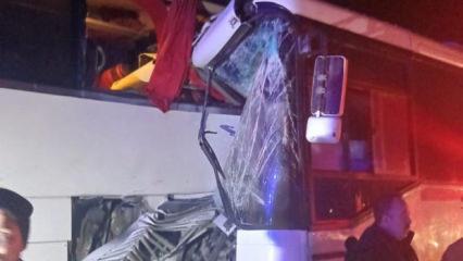 Servis otobüsü yolcu otobüsüne çarptı: Yaralılar var!