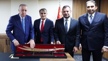 Trabzonspor'dan Başkan Erdoğan'a anlamlı hediye