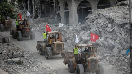 Türk bayrakları Gazze'de dalgalandı