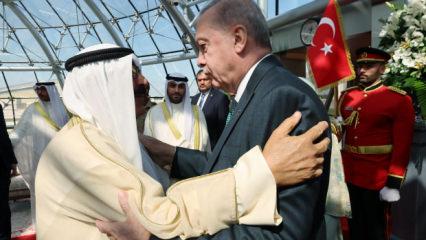 Cumhurbaşkanı Erdoğan'a Kuveyt'te samimi karşılama