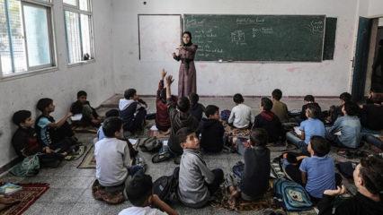 Gazze'de 2 yıl aradan sonra ders zili çaldı