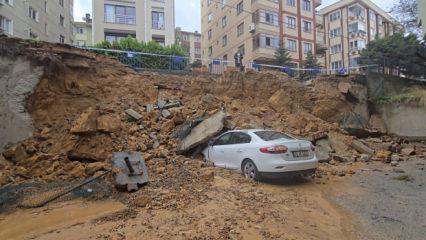 İstanbul&rsquo;da yağış bilan&ccedil;osu: Maltepe'de duvar, Şişli&rsquo;de yol, Beşiktaş'ta merdiven &ccedil;&ouml;kt&uuml;