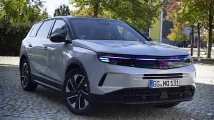 Opel, otonom araçlarda yapay zeka destekli aydınlatma iletişim sistemini sergiledi!