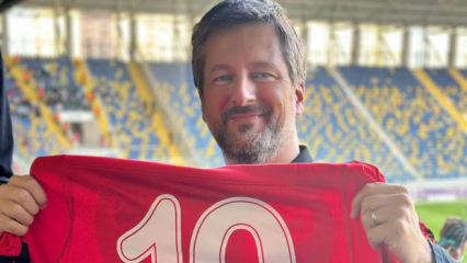 Süper Lig maçında sürpriz! Maçı ailesiyle tribünden izledi