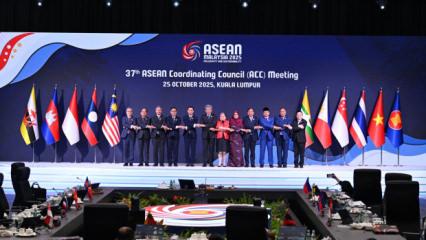 Tüm gözler ASEAN zirvesinde! 30'dan fazla lider katıldı!