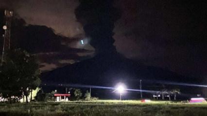 Filipinler'de yanardağ patladı! İkinci seviye alarm verildi