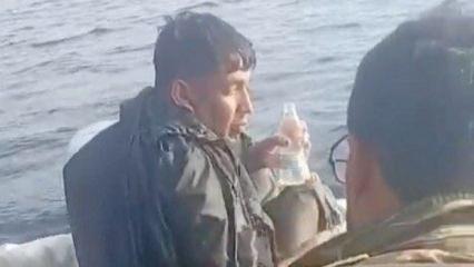 Yunanistan’a geçmek isterken bottan düşen genç 12 saat yüzerek hayatta kaldı
