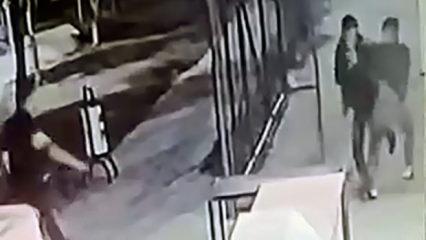 Adana’da parkta lise öğrencilerini dövüp bıçakladılar