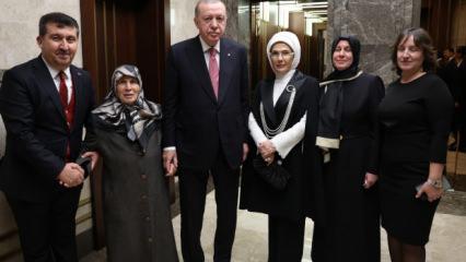 Atatürk'ün dayısının soyundan gelen Aldırma Ailesi, Erdoğan çiftiyle bir araya geldi