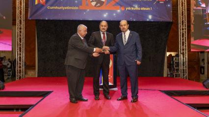 Başkan Gülpınar’a  “Yılın En Başarılı Belediye Başkanı” ödülü