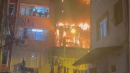 Beyoğlu'nda havai fişeğin patladığı binada yangın: 8 kişi mahsur kaldı