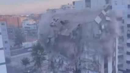 Diyarbakır’da ağır hasarlı 8 katlı bina, yıkım sırasında çöktü