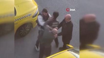 Yer: İstanbul! Taksicilerin tokatlı kavgası kamerada
