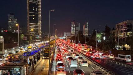 İstanbul'da akşam manzarası: Yoğunluk yüzde 83'e çıktı!