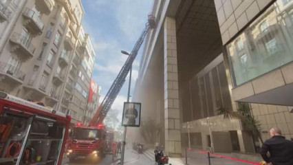 İstanbul'da iş merkezinde yangın