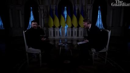 Röportaj sırasında elektrik kesildi: Zelenski karanlığa gömüldü