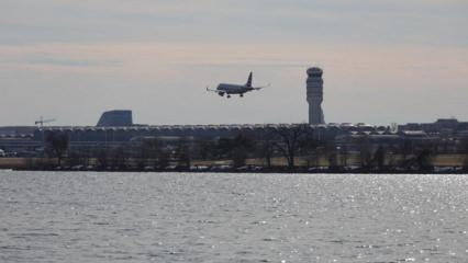 Havada panik! ABD'de yolcu uçağında bomba ihbarı yapıldı