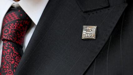 Bahçeli'nin yüzüğü ve rozeti dikkat çekti