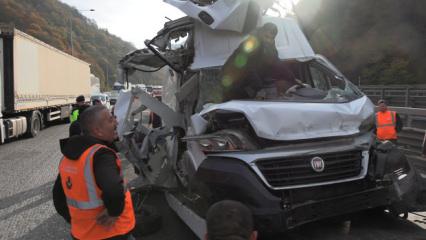 Bolu’da minibüs, tır ile yolcu otobüsüne çarptı