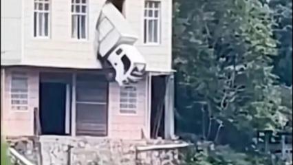 Çin'de ilginç kaza: Kamyon ikinci katta asılı kaldı