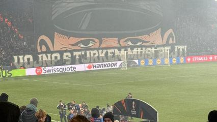 Fenerbahçe maçında Çeklerden hadsiz pankart! 