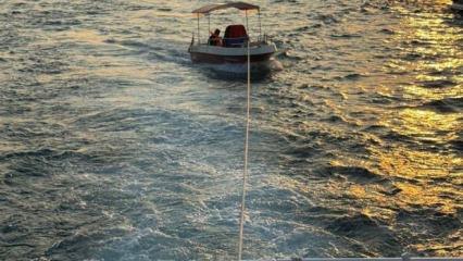 İstanbul Boğazı'nda sürüklenen tekne ve içindekiler kurtarıldı