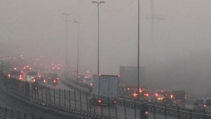 İstanbul'da göz gözü görmüyor! Trafik kilit