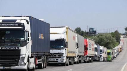 Kapıkule'de TIR kuyruğu çilesi: Çift yönlü tam 7'şer kilometre!