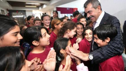 Milli Eğitim Bakanı Tekin'den Bursa ve Balıkesir'deki iki okula sürpriz ziyaret