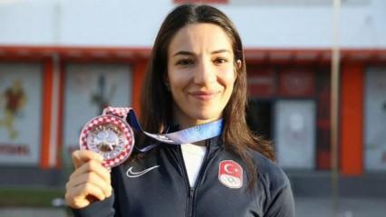 Milli güreşçinin acı günü! Babasını kaybetti