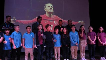 Minik Aras'ın başkanlık vaadi gerçek oldu: Kerem Aktürkoğlu öğrencilerle buluştu