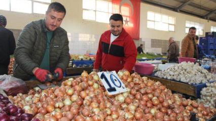 Soğanın kilosu 7 aydır 10 TL