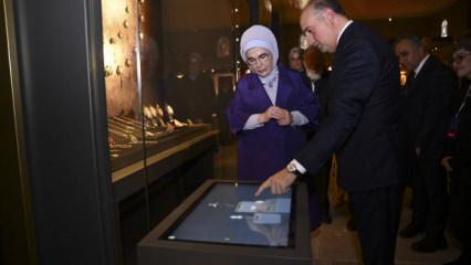 Topkapı Sarayı i&ccedil;erisindeki Has Ahırlar b&ouml;l&uuml;m&uuml;nde "Saat M&uuml;zesi" a&ccedil;ıldı