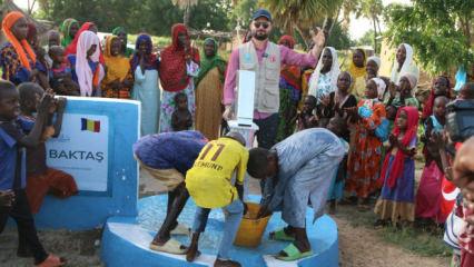 UHVED Derneği, Çad’da umudu yeşertiyor: Su kuyuları ve yetim sofraları sürüyor