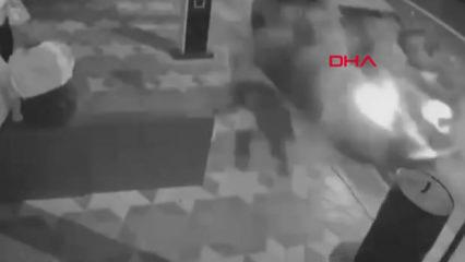 Ankara'da otomobil durağa daldı: 6 yaralı; kaza anı kamerada