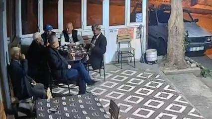 Depreme kahvehanede yakalandılar: Çayını elinden bırakmadı!