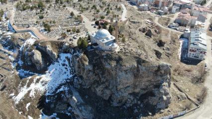 Türbenin konumu tüyler ürpertiyor: Özellikle cuma günleri...