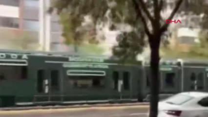 Gaziantep'te seyir halindeki tramvaya yıldırım düştü: Seferler durdu