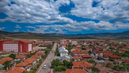 Bir ilçe köy oluyor: Acilen taşınacak 350 kişiyi arıyorlar!