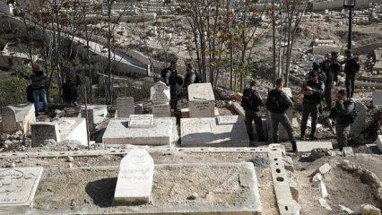 İsrailliler Kudüs’teki Müslüman mezarlarına saldırdı