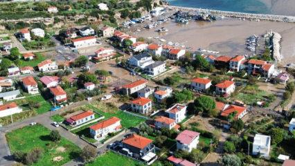 İzmir'de yine sağanak yine aynı manzara: Cadde ve sokaklar suyla doldu!