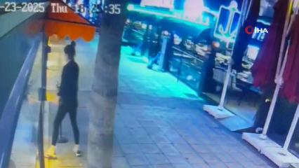 Kafeye gelenler kapıyı şaşırıp kafalarını çarpıyor! İşletme sahibi duruma şaştı kaldı